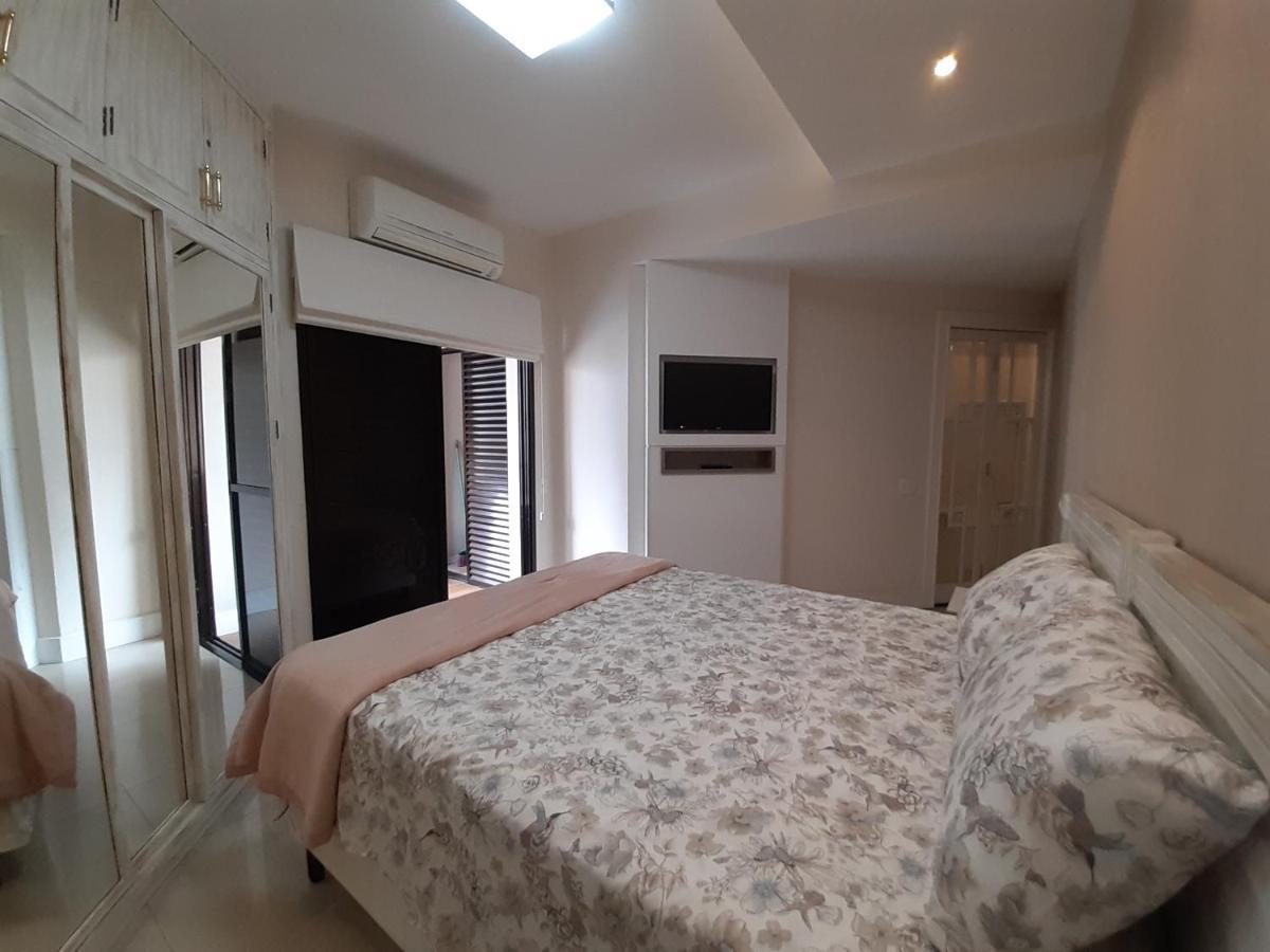 Lindo Flat No Edificio Cosmopolitan, Com Garagem E Piscina Apartment Santos  Exterior photo